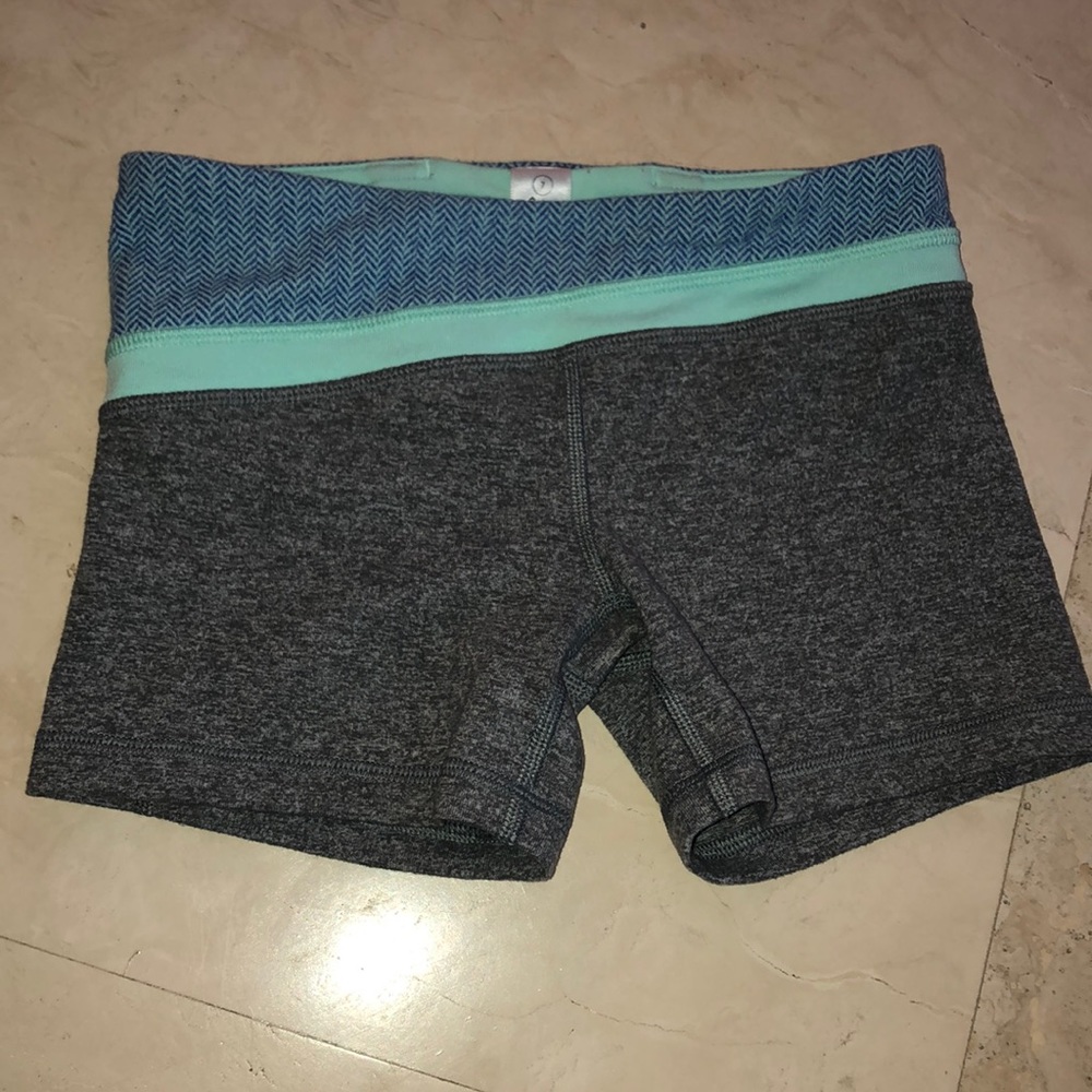 IVIVVA SHORTS ONLY WORN ONCE